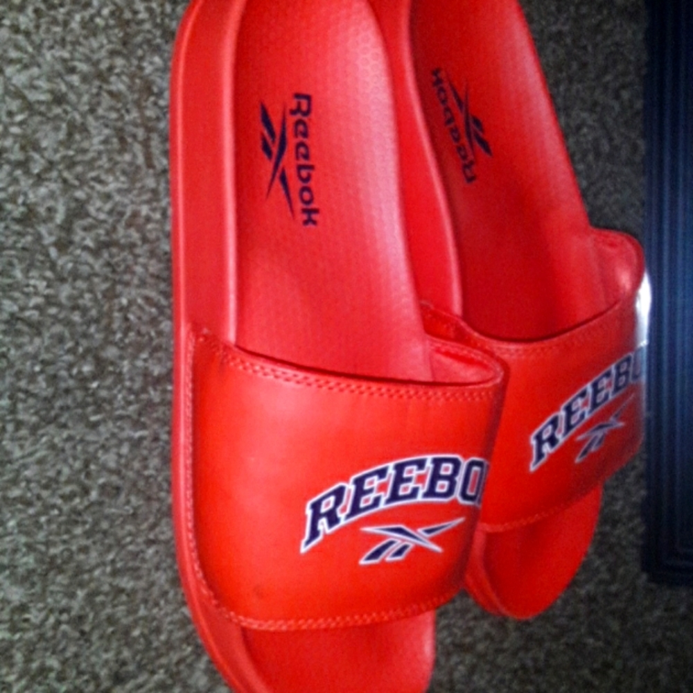 Reebox - Picture 2 of 4